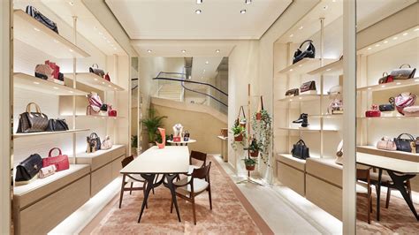 nuova boutique louis vuitton firenze 1000 mq|Louis Vuitton Firenze Store in Firenze, Italy .